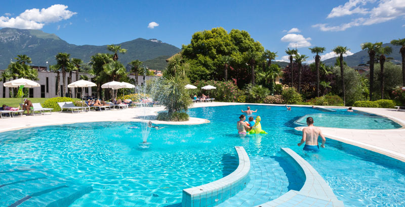 4-Sterne-Hotel Riva del Garda - Astoria Resort Park Hotel - Gardasee Trentino Dolomiten - Der Pool